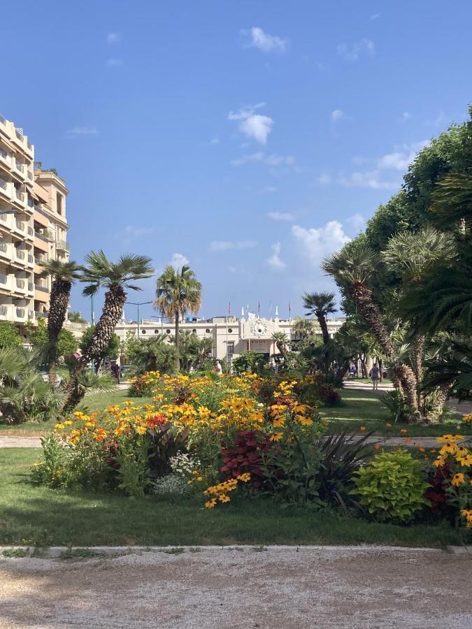 Queen Riviera : Climatisation, Parking, Terrasse Mentone Esterno foto