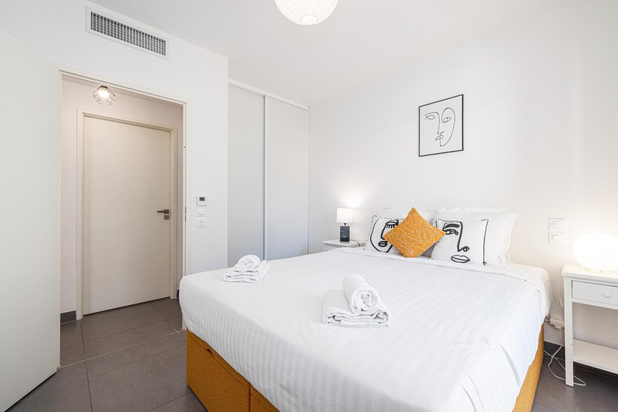 Queen Riviera : Climatisation, Parking, Terrasse Mentone Esterno foto