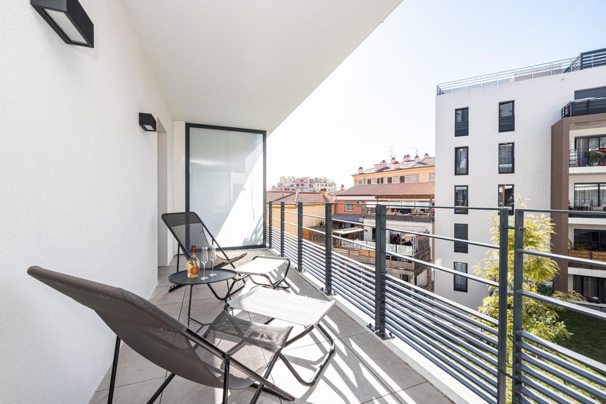 Queen Riviera : Climatisation, Parking, Terrasse Mentone Esterno foto